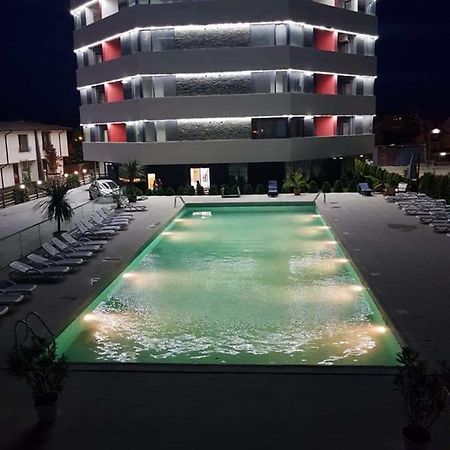 Apartamento Apartament Unique Relax Năvodari Exterior foto